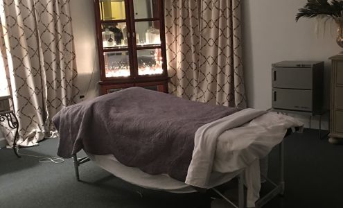 Therapeutic Royal Massage