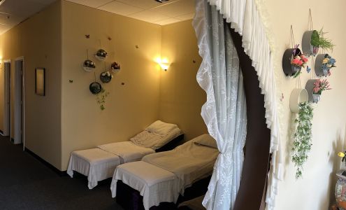 Amazing Body & Foot Massage