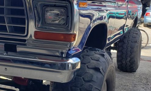 Chuck's Paint & Body Shop