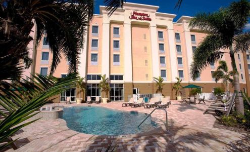 Hampton Inn & Suites Fort Myers-Colonial Blvd.