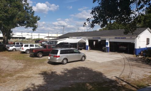 Mac's Auto Repair and Towing