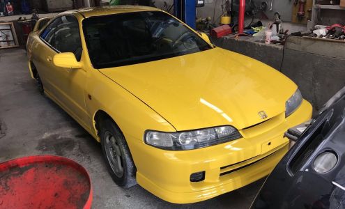 Robert's Auto Body Shoppe