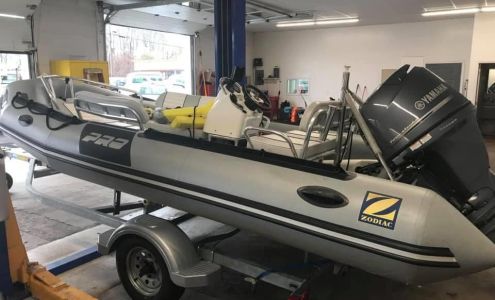 Autotowne Auto glass and autobody