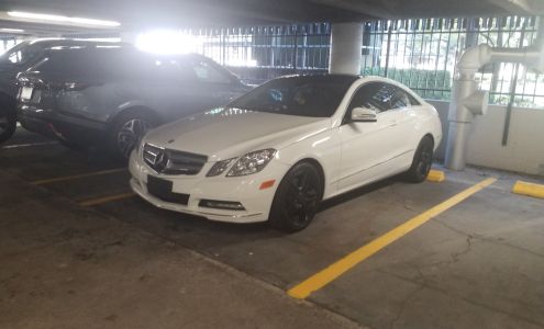 A and M Motors Truck Center