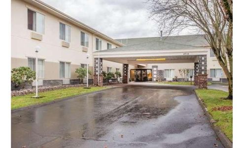 Comfort Suites Near Vancouver Mall