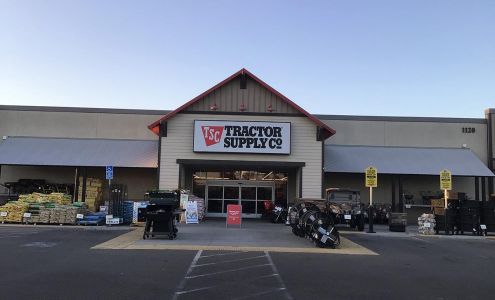 Tractor Supply Dinuba