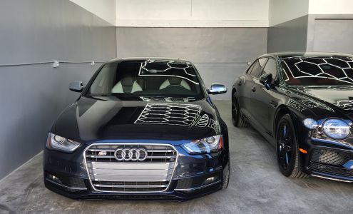 Avo's Auto Body & Paint