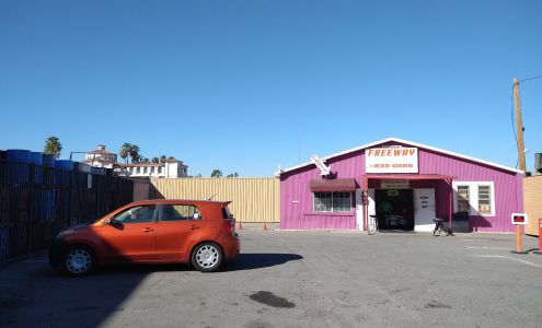 Freeway Auto Wrecking