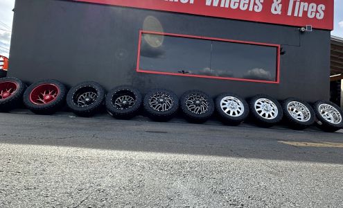 Road Runner Wheels & Tires