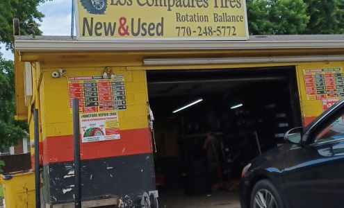 Los Compadres Tires