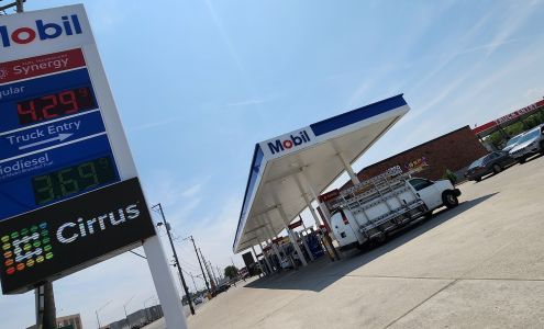 MOBILE / Truck Quest Gas Station Stickney