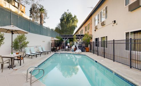 Ayres Hotel Corona East