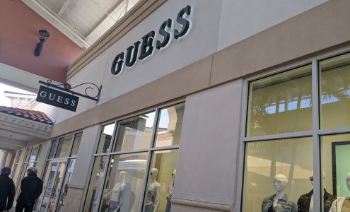 GUESS Factory Accessories