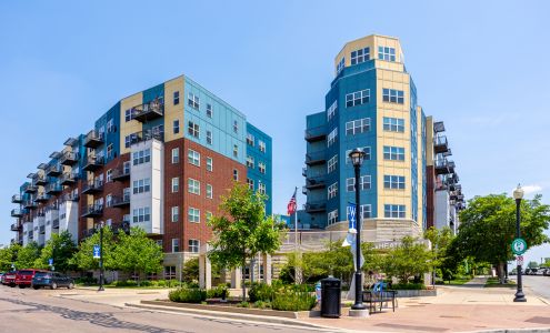 Wheaton 121 Luxury Apartments