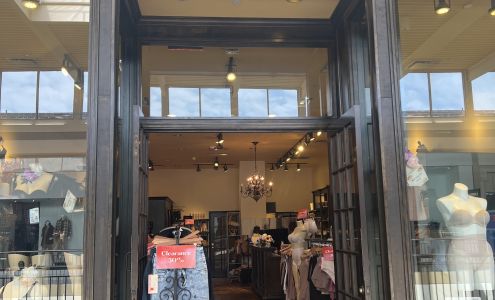 Lynda Fajas Colombianas and Spa