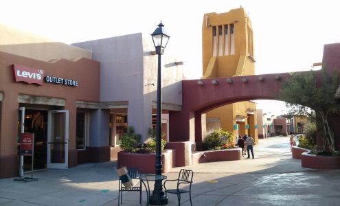 Fashion Outlets of Santa Fe