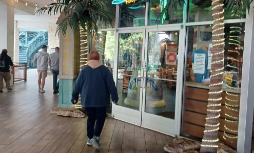 Shops at Rivercenter