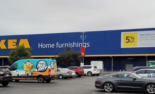 University Oaks Shopping Center