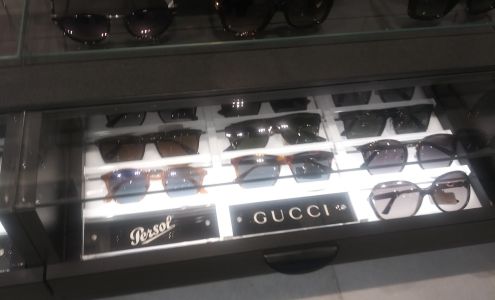 Sunglass Hut