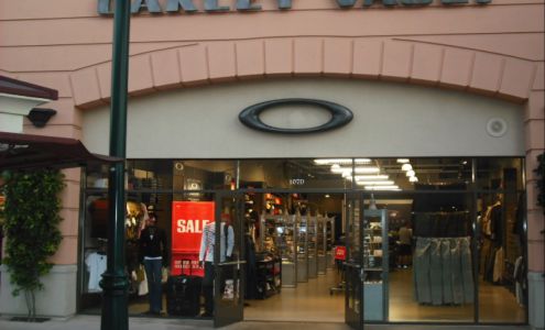 Oakley Vault