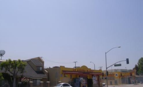 La Aurora Market South Gate