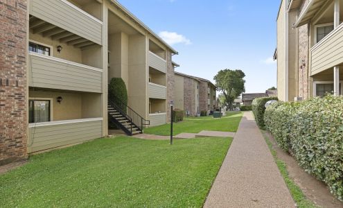 MacArthur Park Apartments