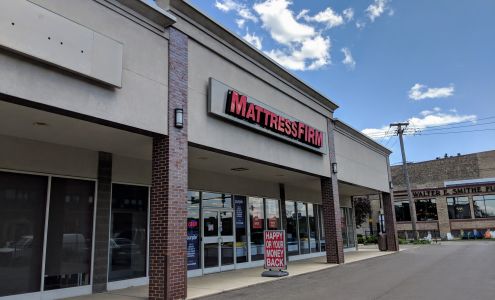 Mattress Firm Clybourn Galleria