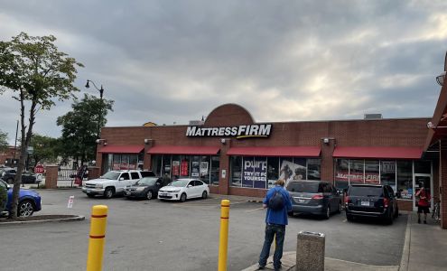 Mattress Firm South Loop West