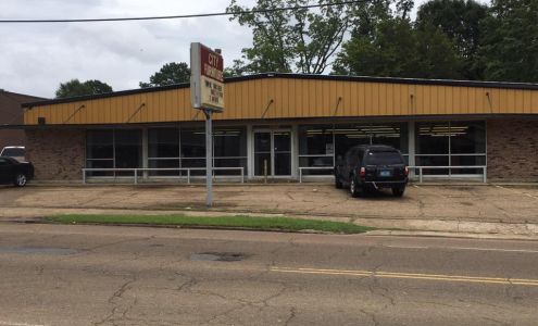 Tom's Furniture Co.