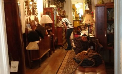 Broadstone Manor Antiques & Interiors