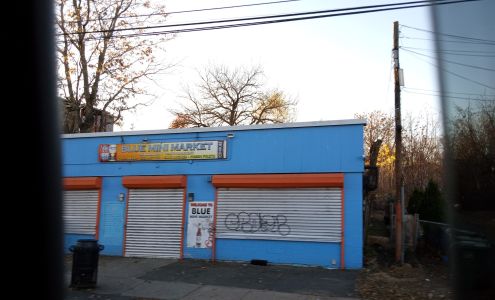 Blue Mini Market Hartford