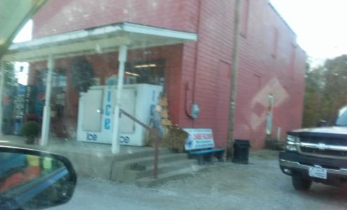 Cagey's General Store Reed