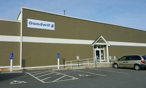 Goodwill Store: Salem Salem