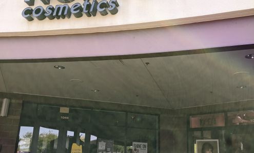 MERLE NORMAN COSMETICS STUDIO