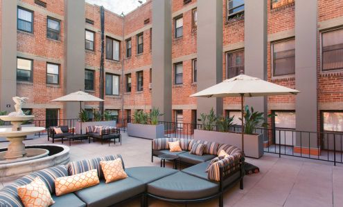 Vintage at 425 Broadway Apartments