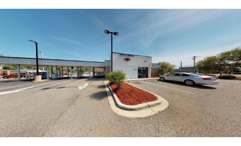 Bank of America (with Drive-thru services)