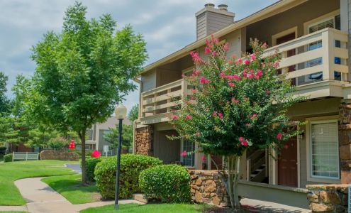 Chardonnay Apartments