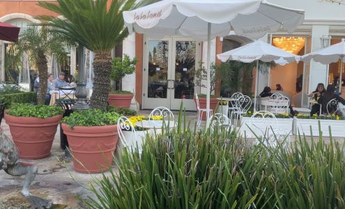 The Commons at Calabasas