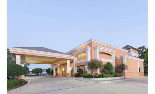 Days Inn by Wyndham Irving Grapevine DFW Airport North