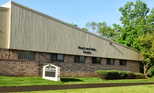 Heart and Vein Center: Rodolfo Farhy, MD, FACC, FAHA 18915 W 12 Mile Rd, Lathrup Village Michigan 48076