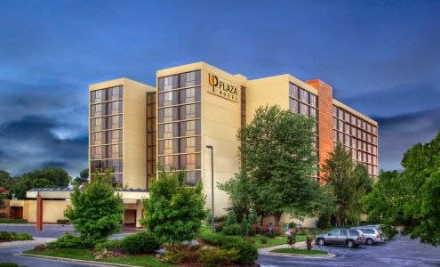 University Plaza Hotel & Convention Center