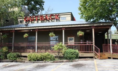 Outback Roadhouse Motel & Suites