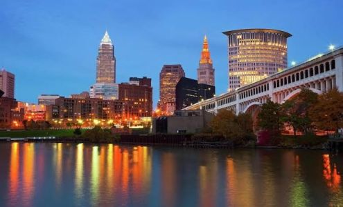 Hotel RL Cleveland Airport West