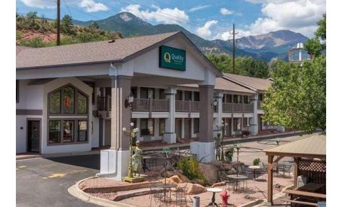 Quality Inn & Suites Manitou Springs at Pikes Peak