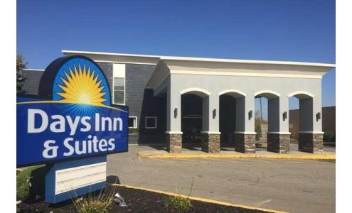 Days Inn & Suites by Wyndham Cincinnati North