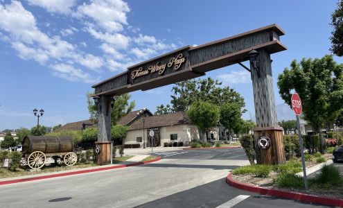 Thomas Winery Plaza