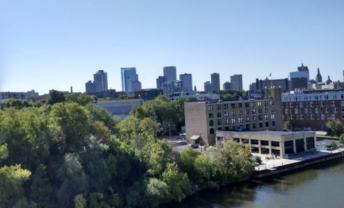 Brewers Point Apartments