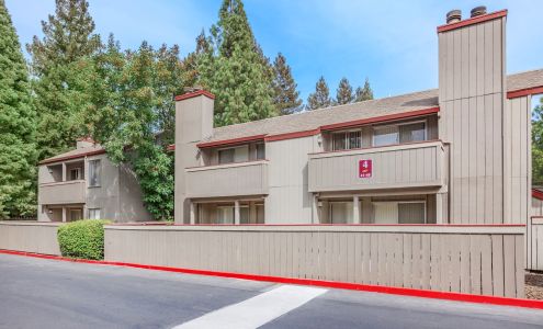 Greenhaven Oaks Apartments