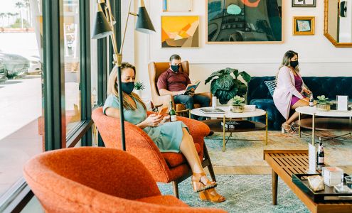 CLOVR Life Spa - Uptown Plaza