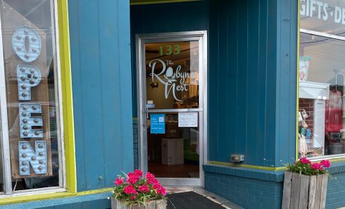 The Robyn’s Nest Gifts & Decor